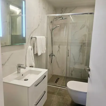 Apartment Deluxe *