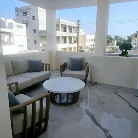 Deluxe Apartment *