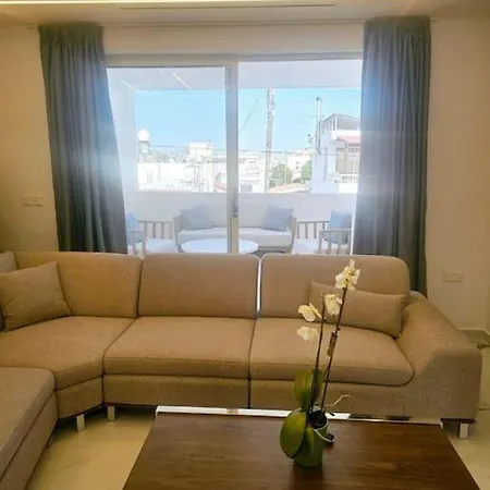 Apartment Deluxe *