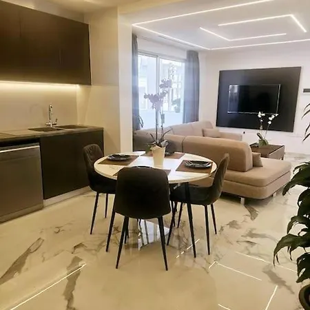 Deluxe *